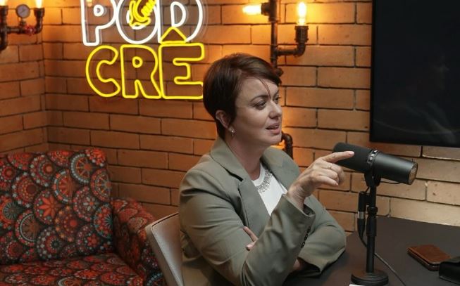 Juliana Ferron, compartió recientemente en el podcast PodCrê detalles de su conversión.