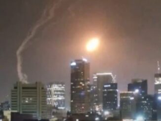 Iran respondió a los ataques de Israel con decenas de misiles que impactaron Tel Avid.