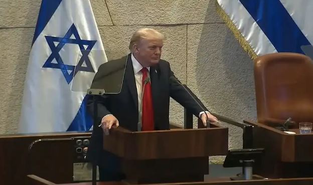 Donald Trump El presidente de los Estados Unidos, agradece a Dios por los logros de la paz entre Israel y Gaza