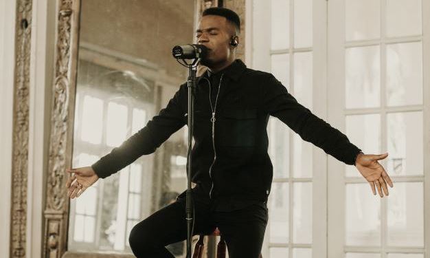 Noche de Adoración con Cales Louima, Pro Terreno