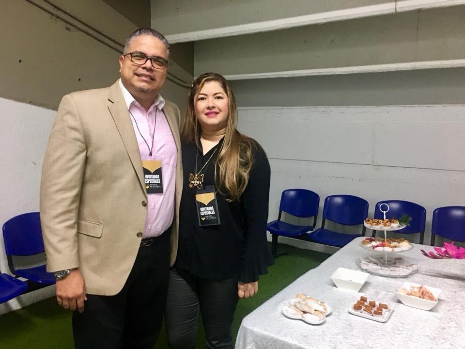 Pastor Johan junto a su esposa, la Pastora Merly Arias