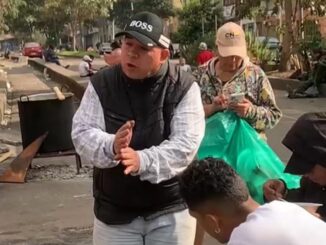 El pastor Álvaro López , su ministerio srvir en las calles de la fria capital de Colombia