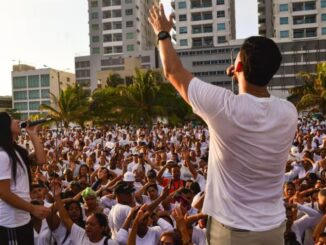 Este 1 de mayo los cartageneros vivieron un tiempo de clamor y adoracion a Dios en las playas Cartagena.