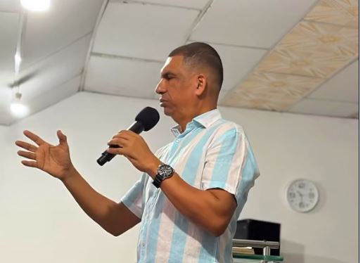 Jair González Tinoco comparte su historia de fe, liderazgo y servicio a la comunidad desde el ministerio y la vida pública.