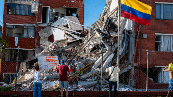 "Colombia clama a Dios tras el fuerte terremoto: un mensaje de fe, oración y fortaleza para las víctimas con 2 Crónicas 7:14 y Salmos 46."