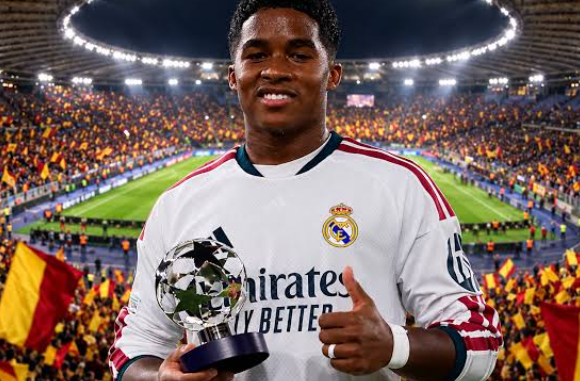 Endrick el jugador de Madrid, deposita su su en Dios